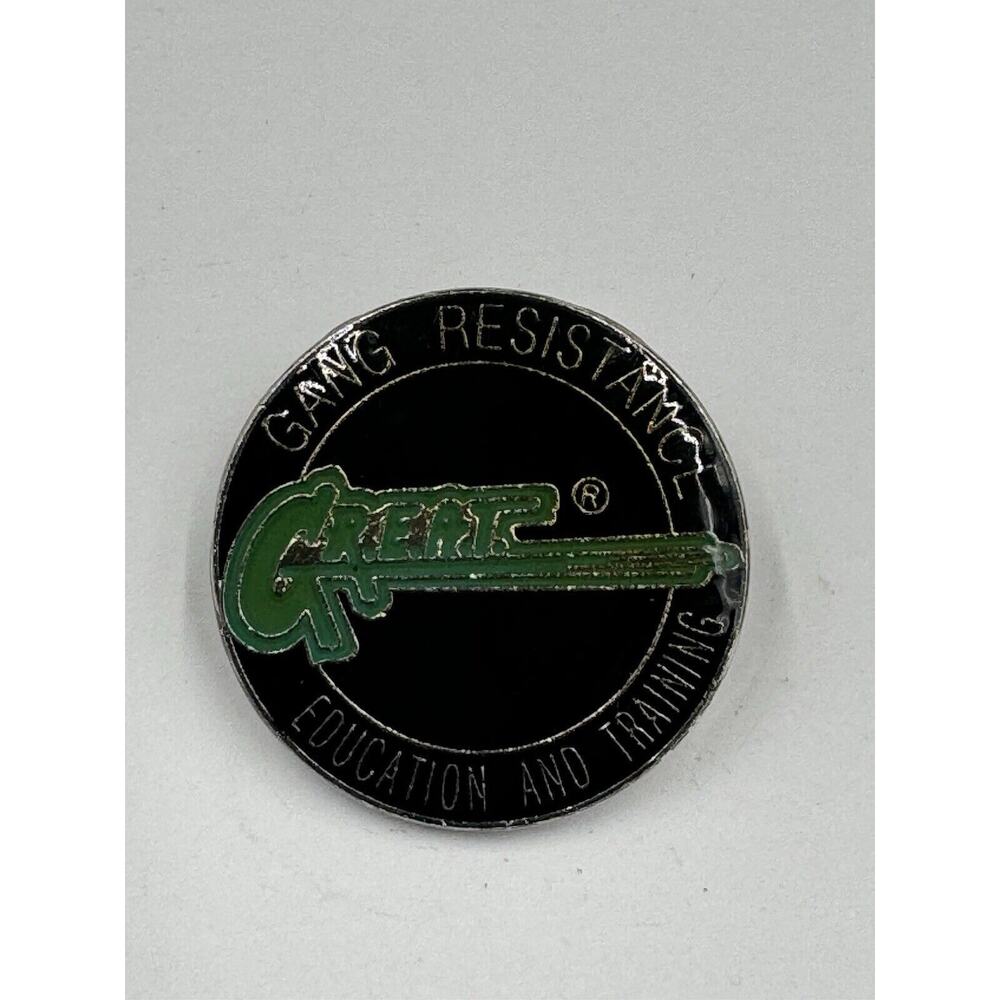 Vintage GREAT GANG RESISTANCE‎ EDUCATION AND TRAINING Circular Lapel Pin